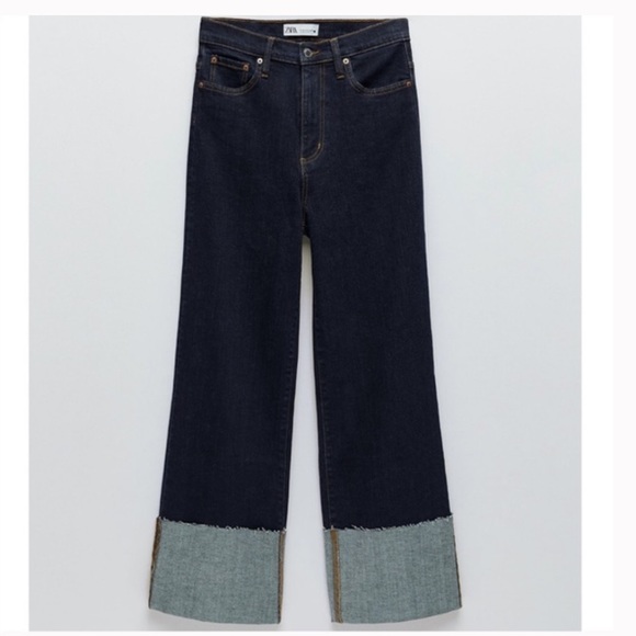 Zara Denim - Zara The Folded Up Wide Leg Black Jeans in size 6